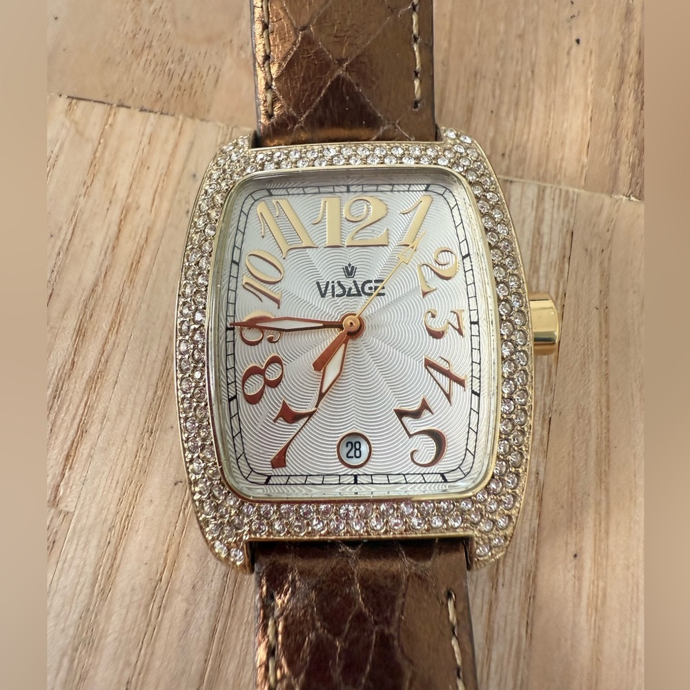 Visage ladies gold tone barrel shaped bronze metallic strap watch NEW BATTERY
